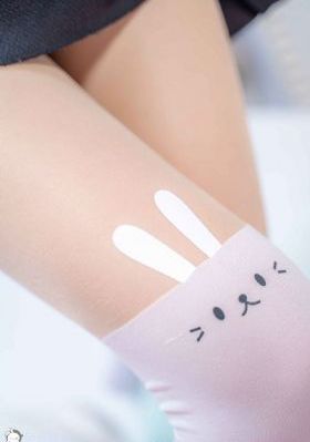 森林中的熊先生在冬眠中动漫
