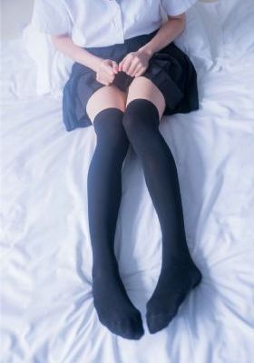 公交车揉捏大乳呻吟喘娇