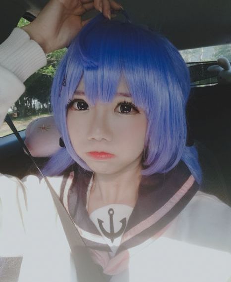 《不扣钮的女孩》