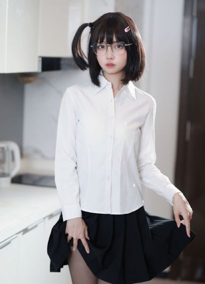 更衣人偶追人爱河