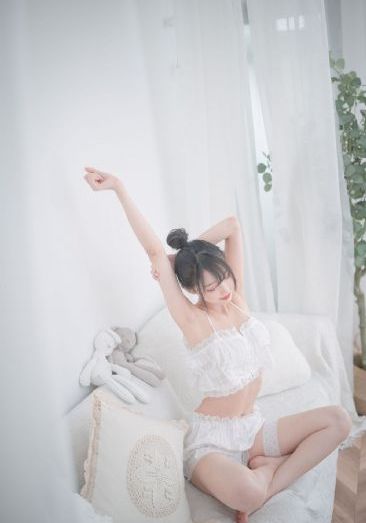 扒开黑女人的p大荫蒂